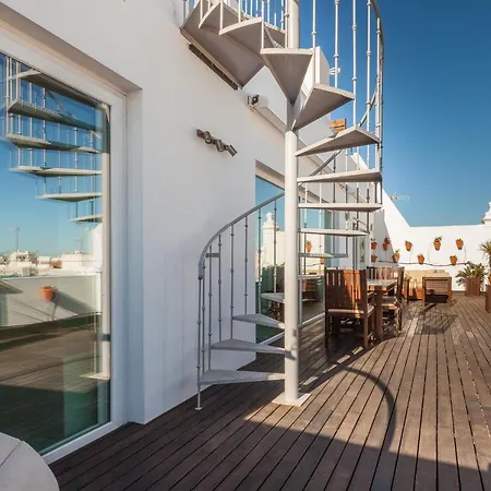 ***** Attic With Impressive Views And Jacuzzi Apartment