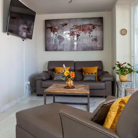 ***** Attic With Impressive Views And Jacuzzi Apartment